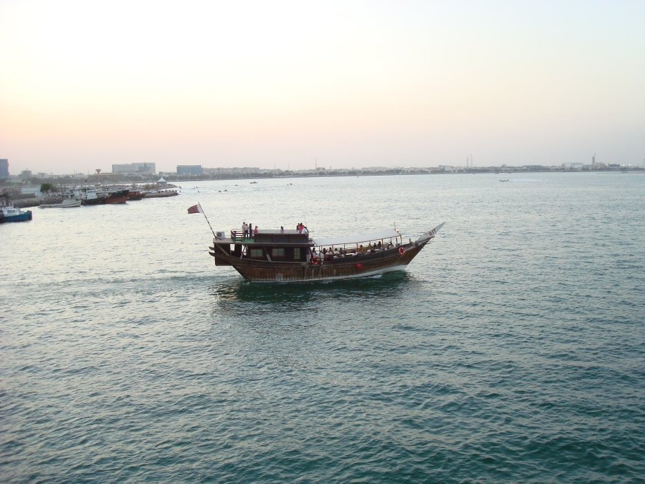 qatarnov0986dhowtripsleavefromthecorniche.jpg